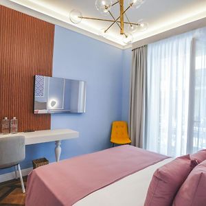 Cafe Latino Suites